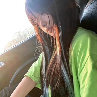 穿越后，我攻略了三个大佬